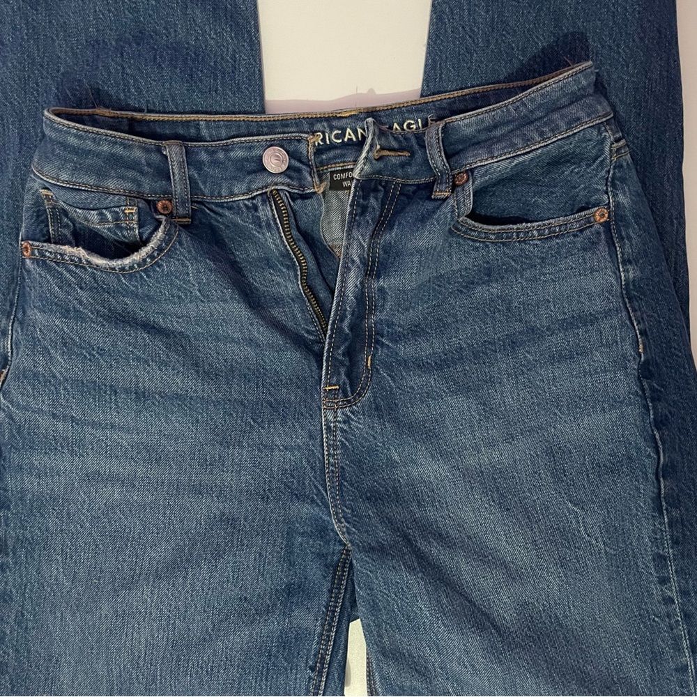 American Eagle Straight Leg medium wash jeans